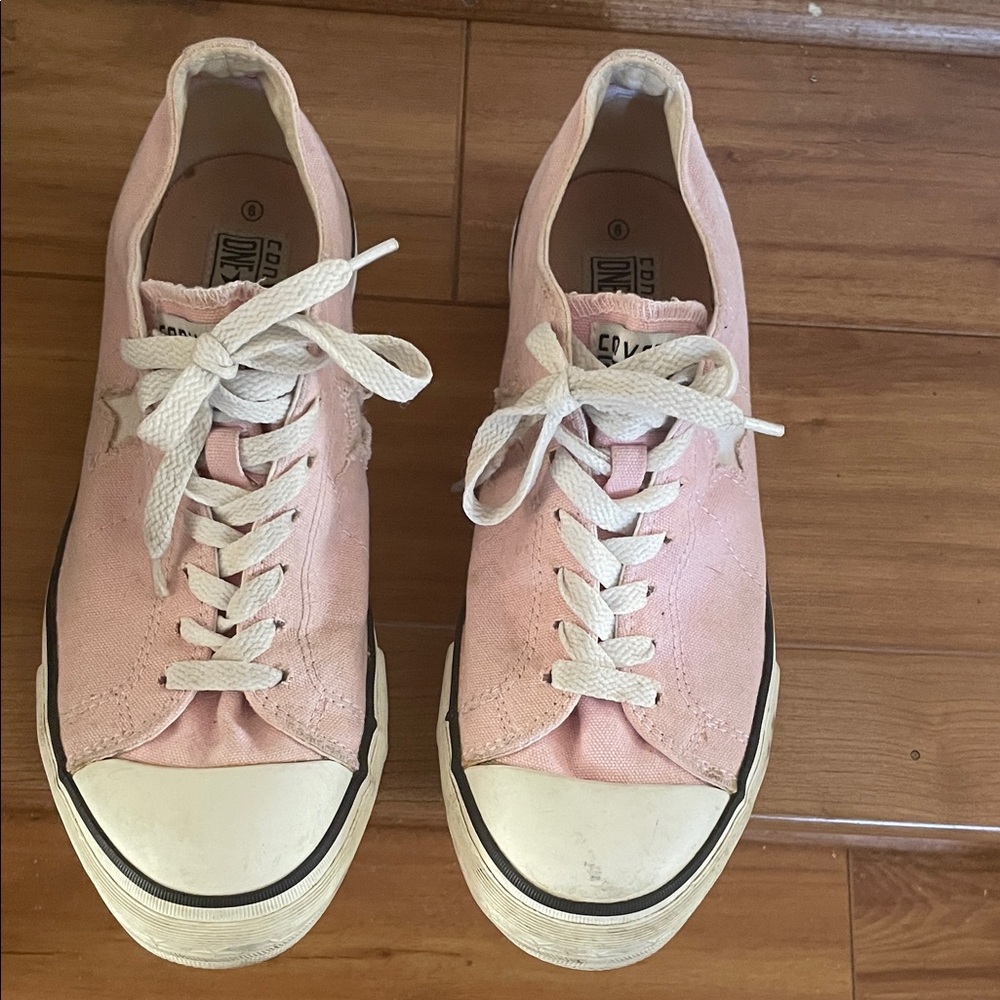 Converse Women's Light Pink Canvas Sneakers